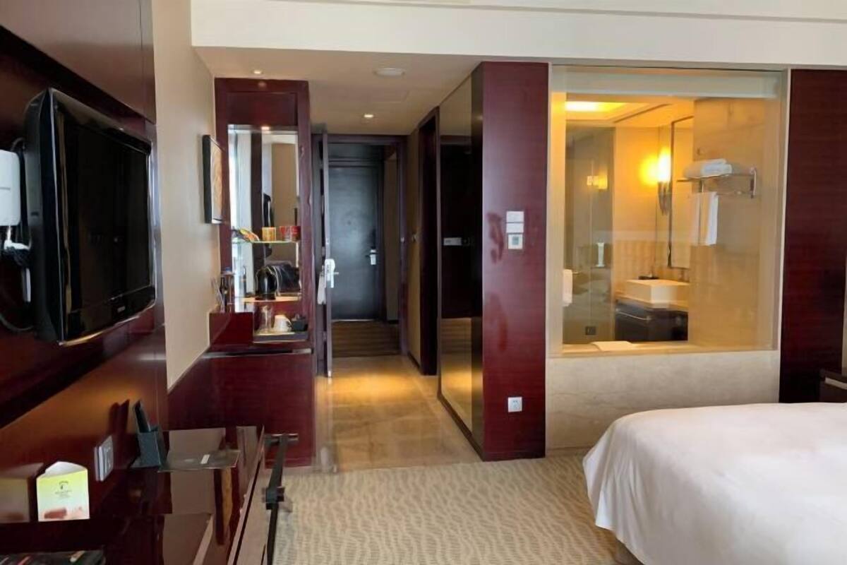 Hochwertige Bettwaren, Daunenbettdecken, Minibar, Zimmersafe