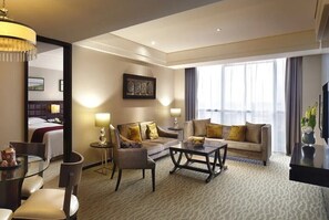 Premium bedding, down duvets, minibar, in-room safe - The Qube Hotel Shanghai Pudong (Shanghai)
