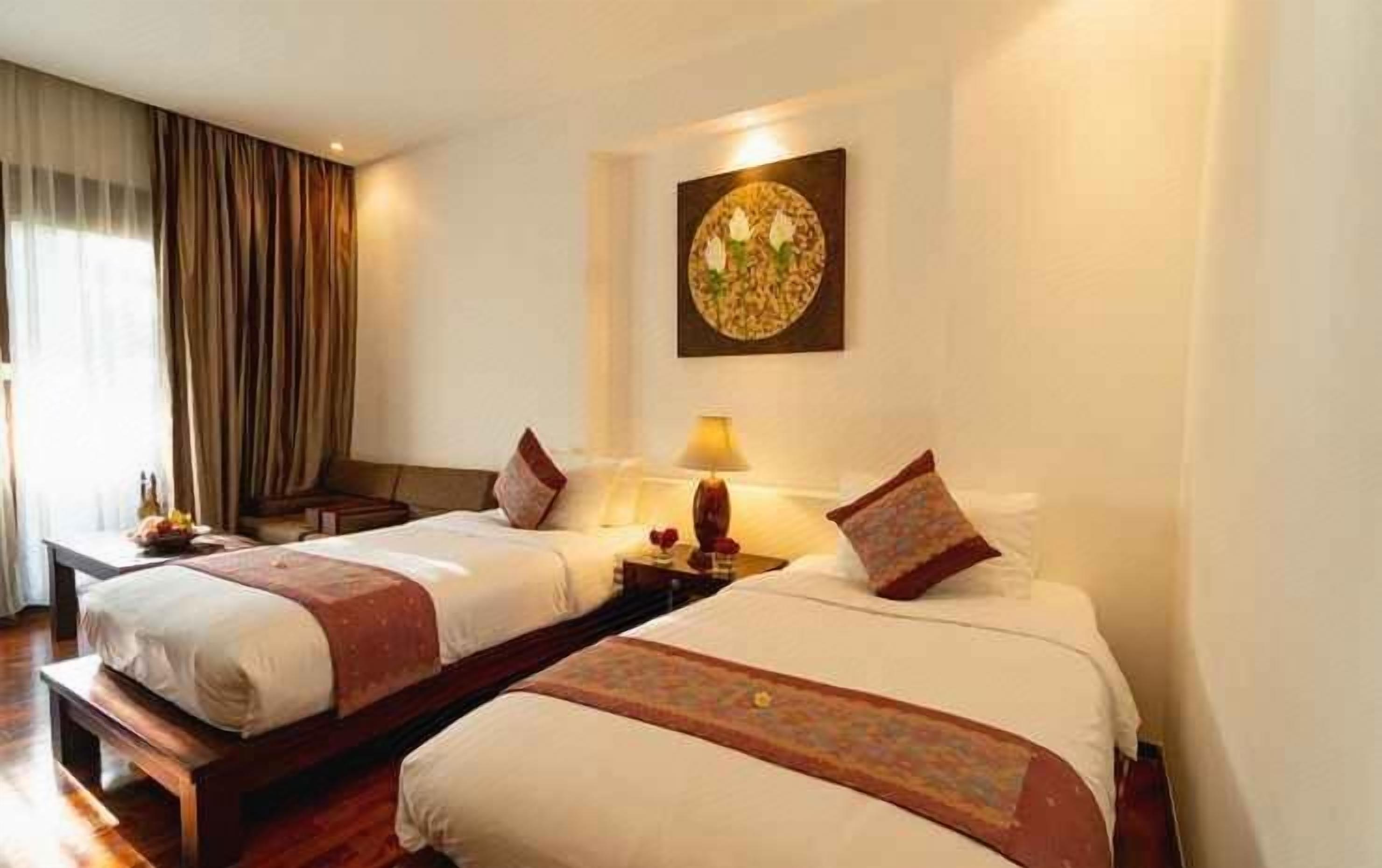Minibar, in-room safe, desk, blackout curtains
