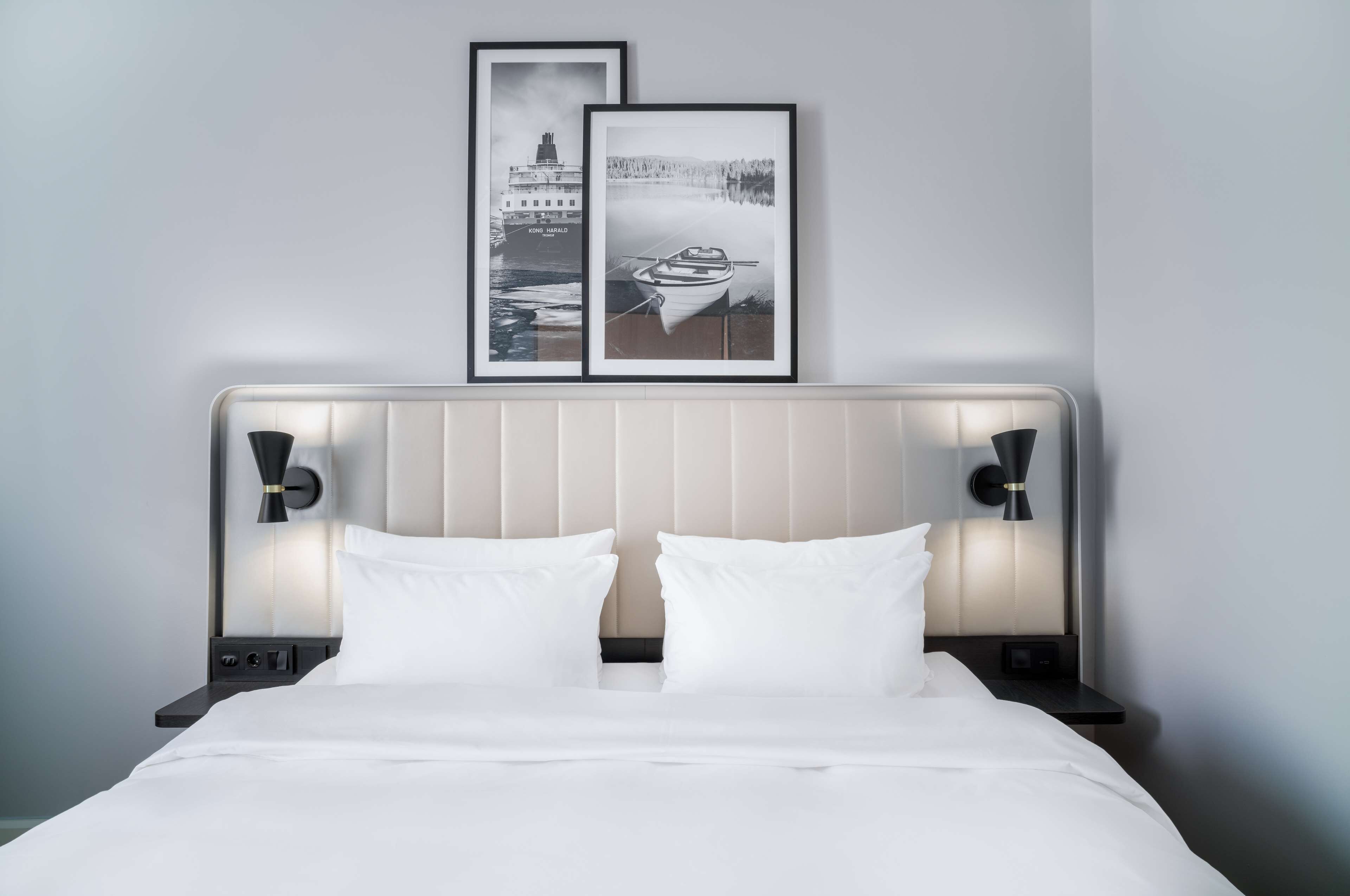 hypo-allergenic bedding, in-room safe, desk, soundproofing