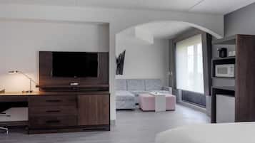 Suite – deluxe, 1 kingsize-seng med sovesofa, ikke-røyk | Sengetøy av topp kvalitet, senger med overmadrass og safe på rommet