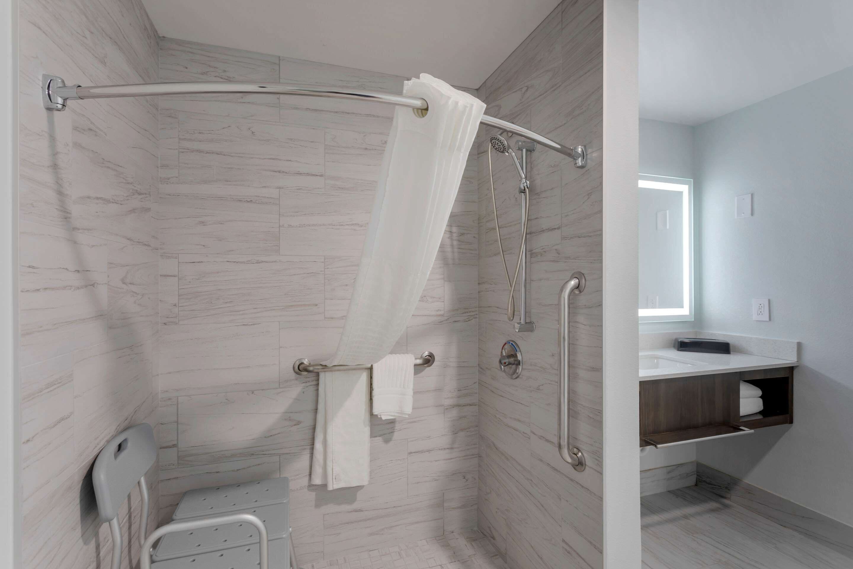 premium bedding, pillow-top beds, in-room safe, desk