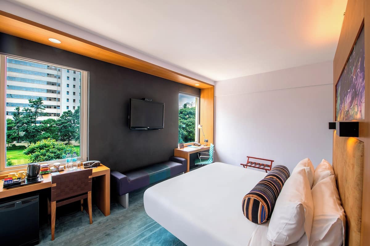 aloft, Chambre, 1 trĂšs grand lit, non-fumeur, vue sur la ville | 1 chambre, minibar, coffre-fort, bureau