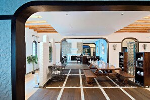 3 restaurants, breakfast, lunch, dinner served; Mediterranean cuisine - Aloft Bengaluru Whitefield (Bengaluru)