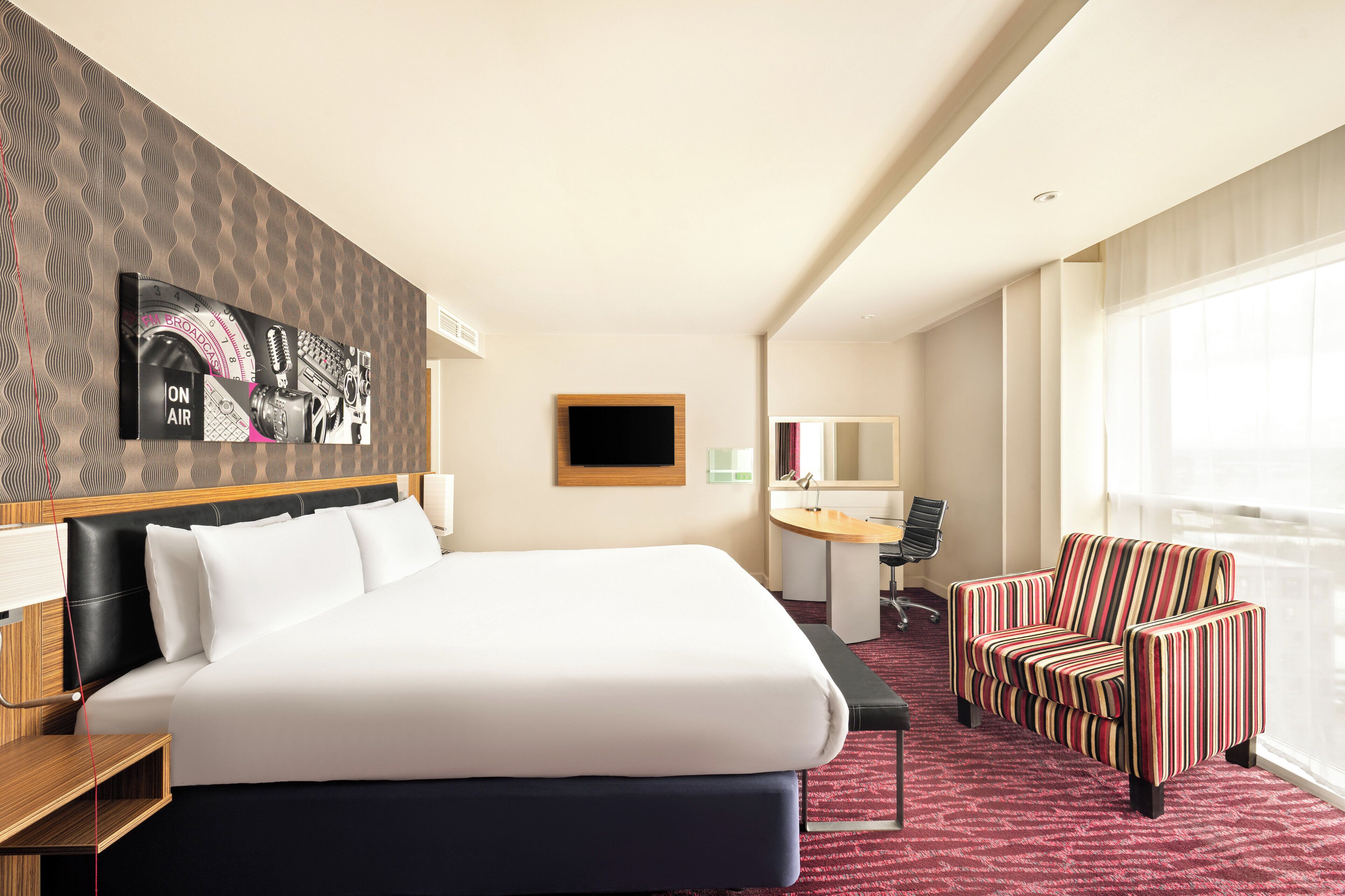 Photo - Holiday Inn Manchester-Media City UK by IHG