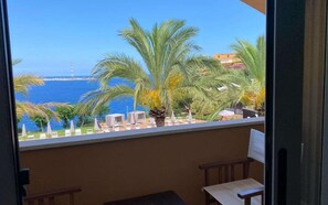 Minibar, in-room safe, soundproofing, alarm clocks - Altafiumara Resort & Spa (Villa San Giovanni)