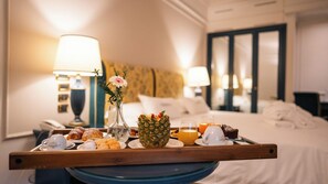 미니바, 객실 내 금고, 방음 설비, 알람 시계