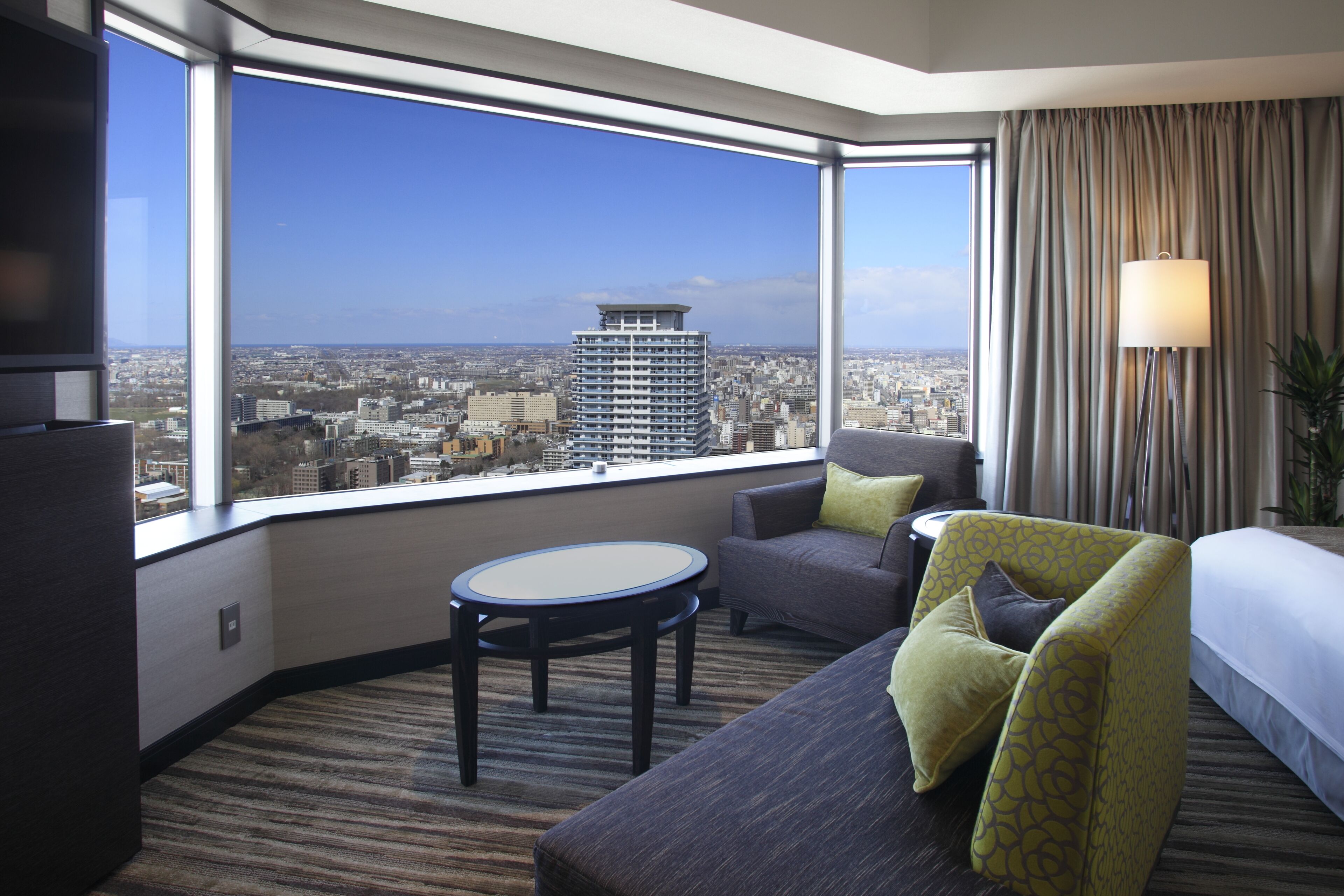 executive corner deluxe twin high floor (above 31st) with spa access, non-smoking | 1 bedroom, down duvets, minibar, in-room safe