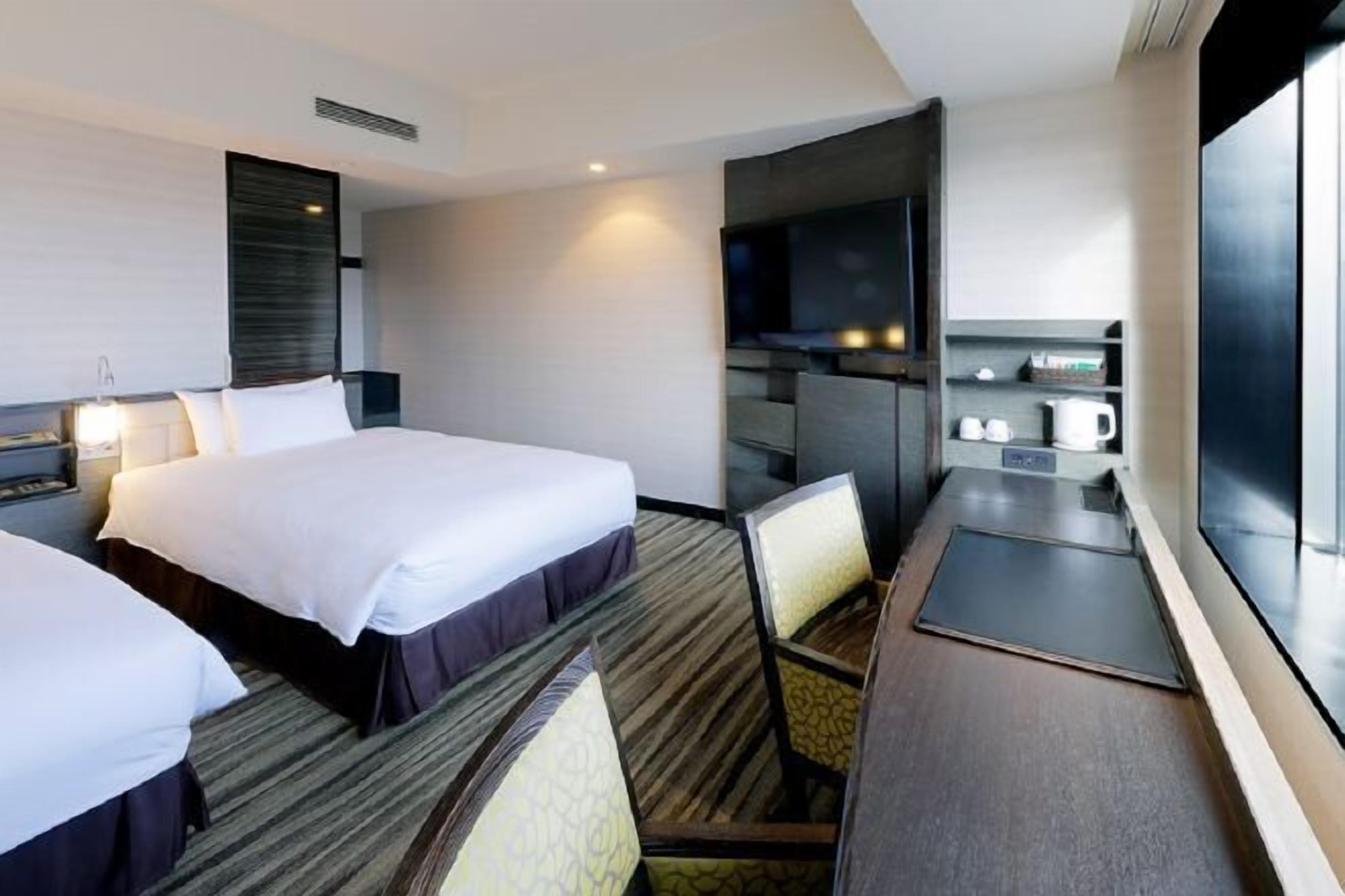 Down comforters, minibar, in-room safe, desk