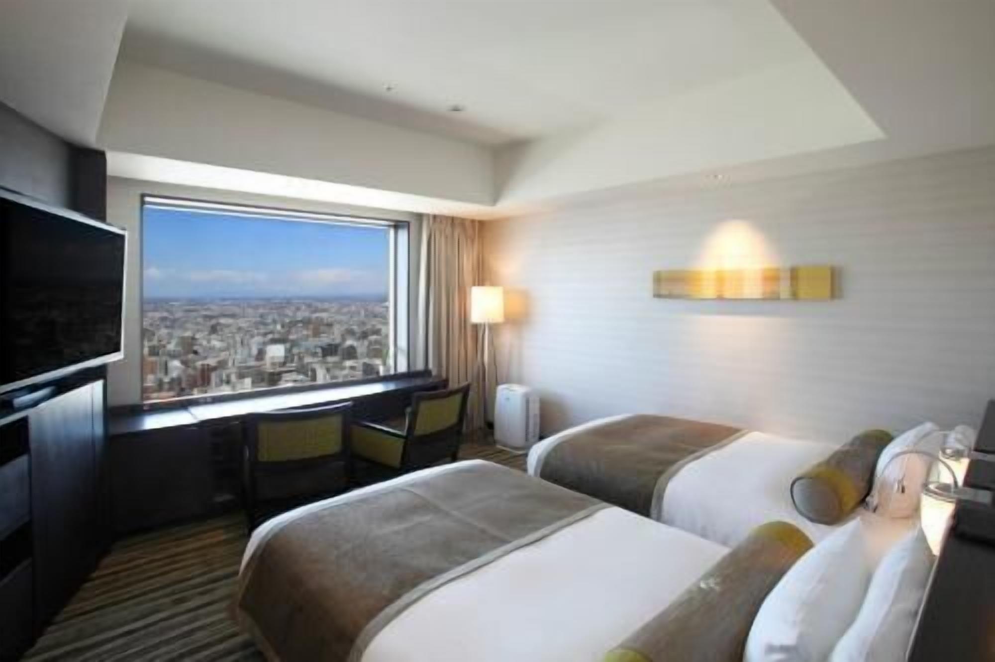 Down comforters, minibar, in-room safe, desk