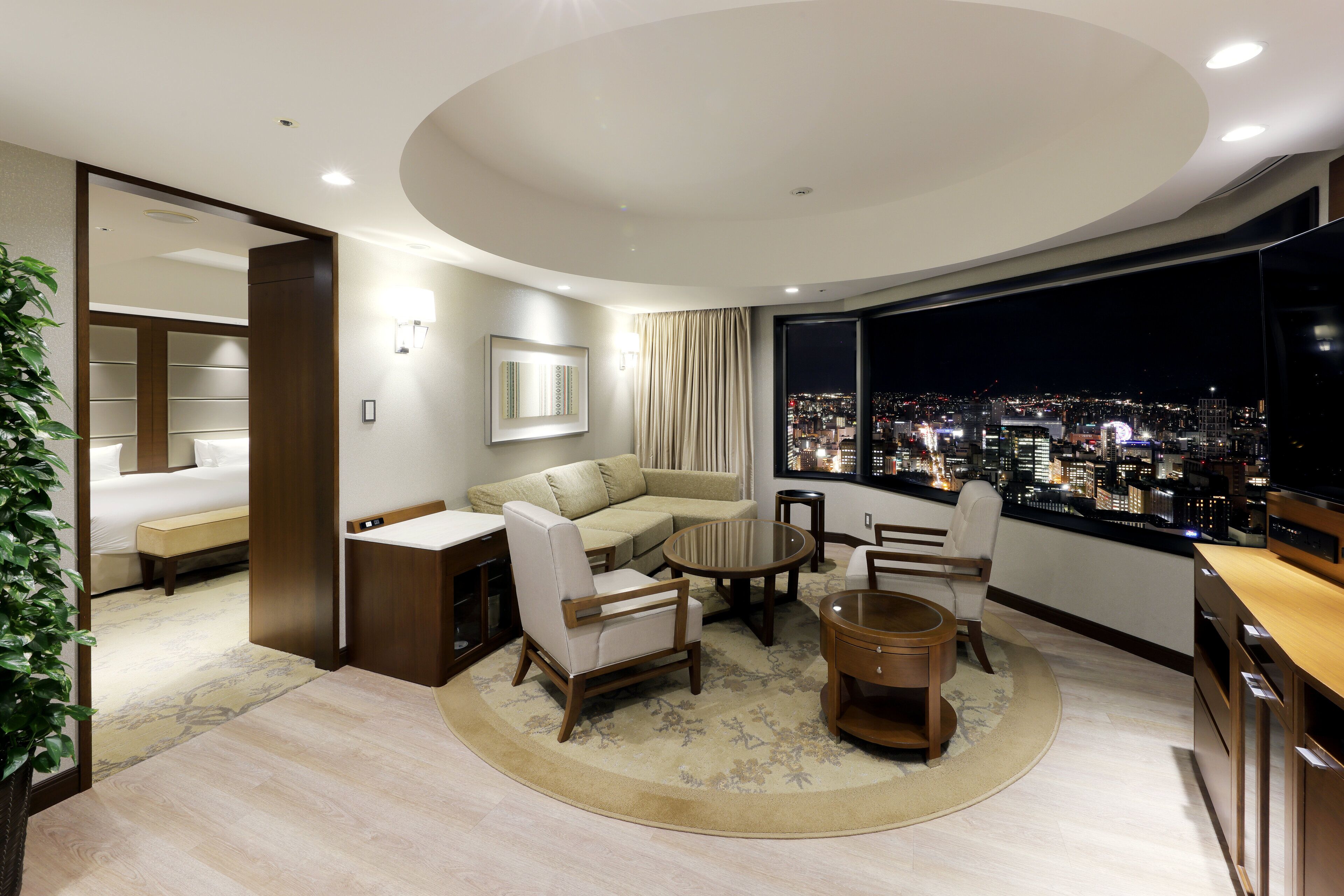 1 bedroom, down duvets, minibar, in-room safe