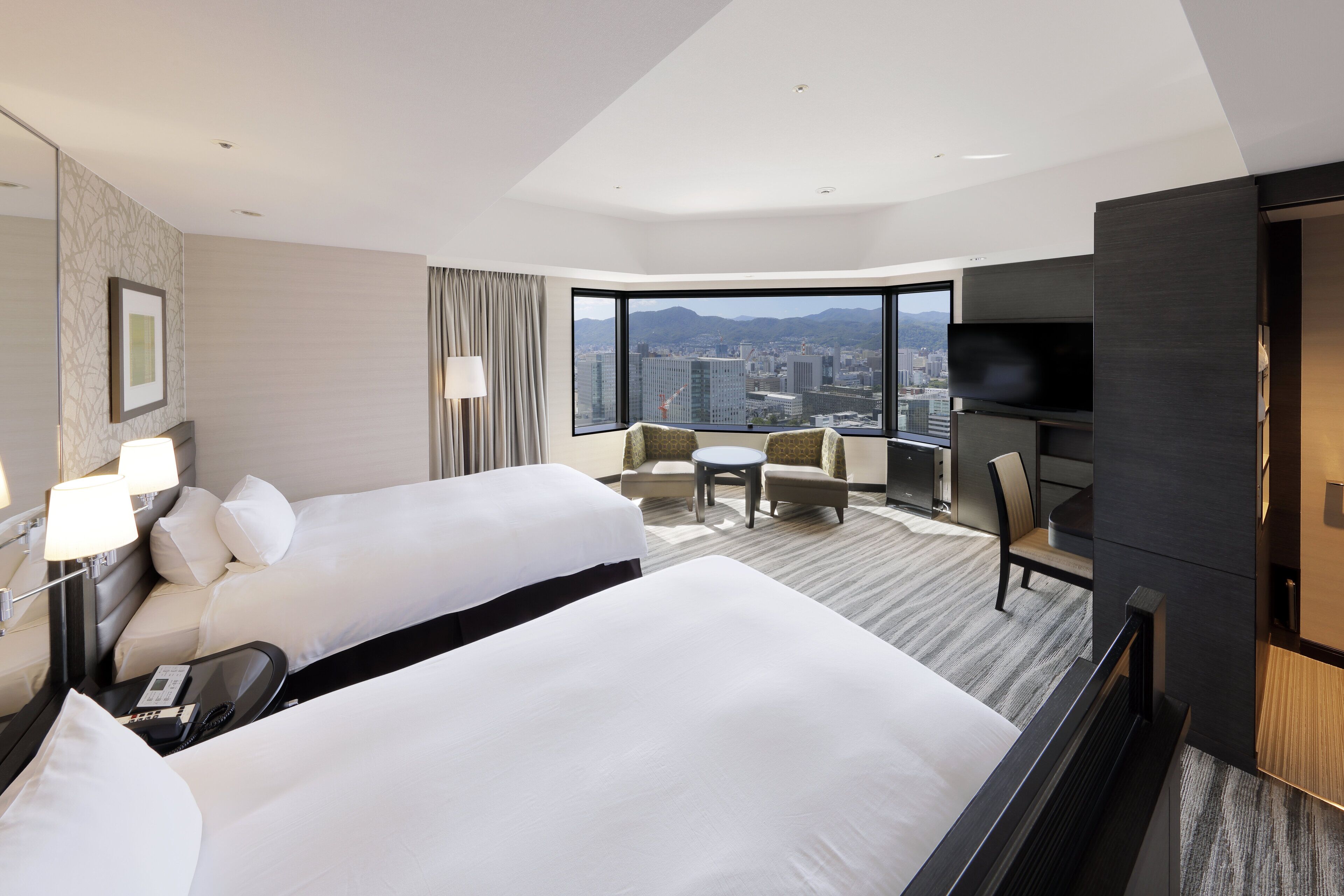 1 bedroom, down duvets, minibar, in-room safe