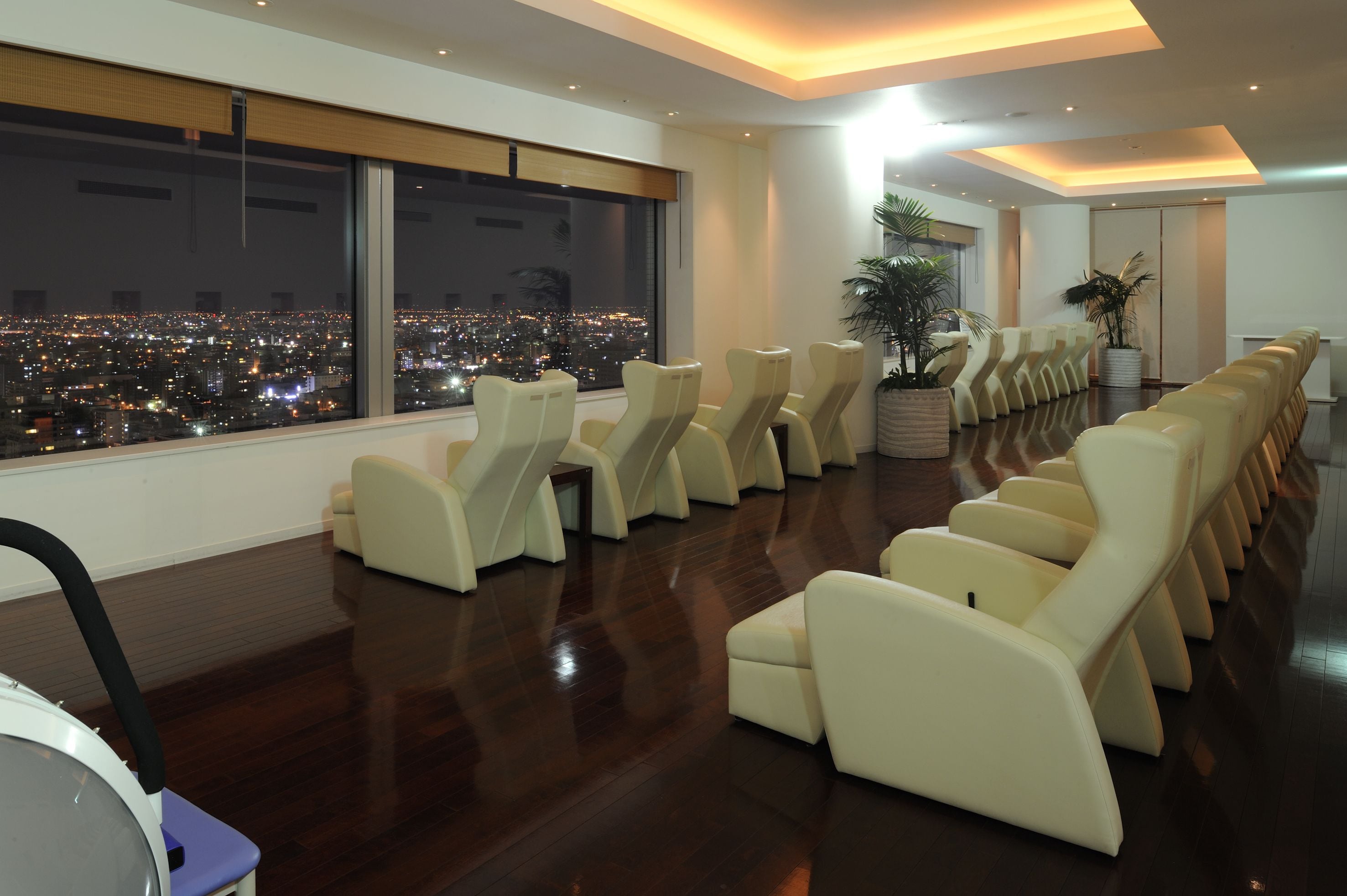 sauna, hot tub, hot springs/mineral springs, body treatments