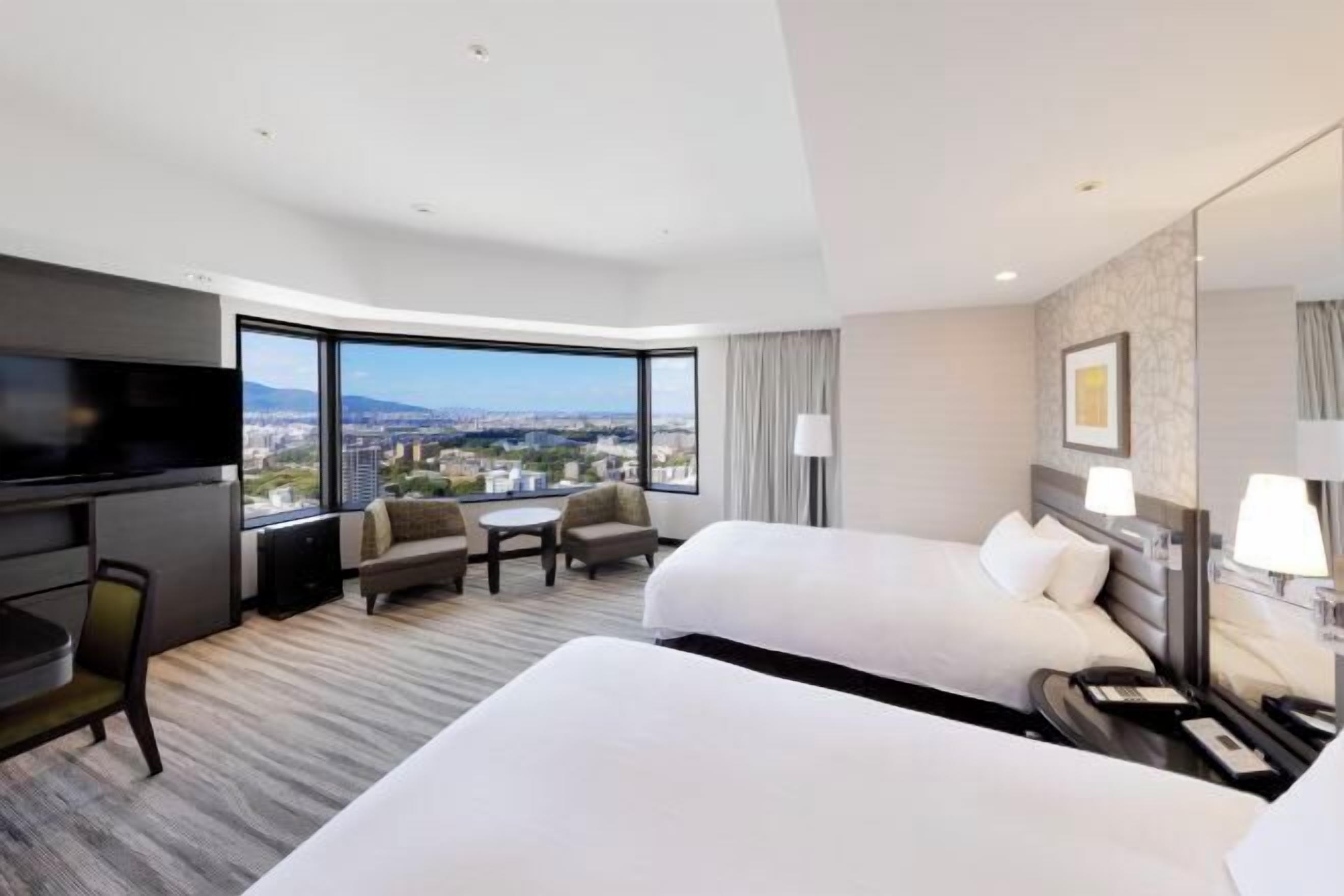 Down comforters, minibar, in-room safe, desk