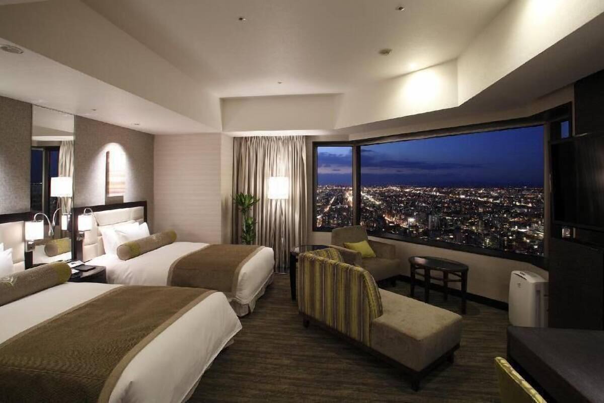 Down comforters, minibar, in-room safe, desk