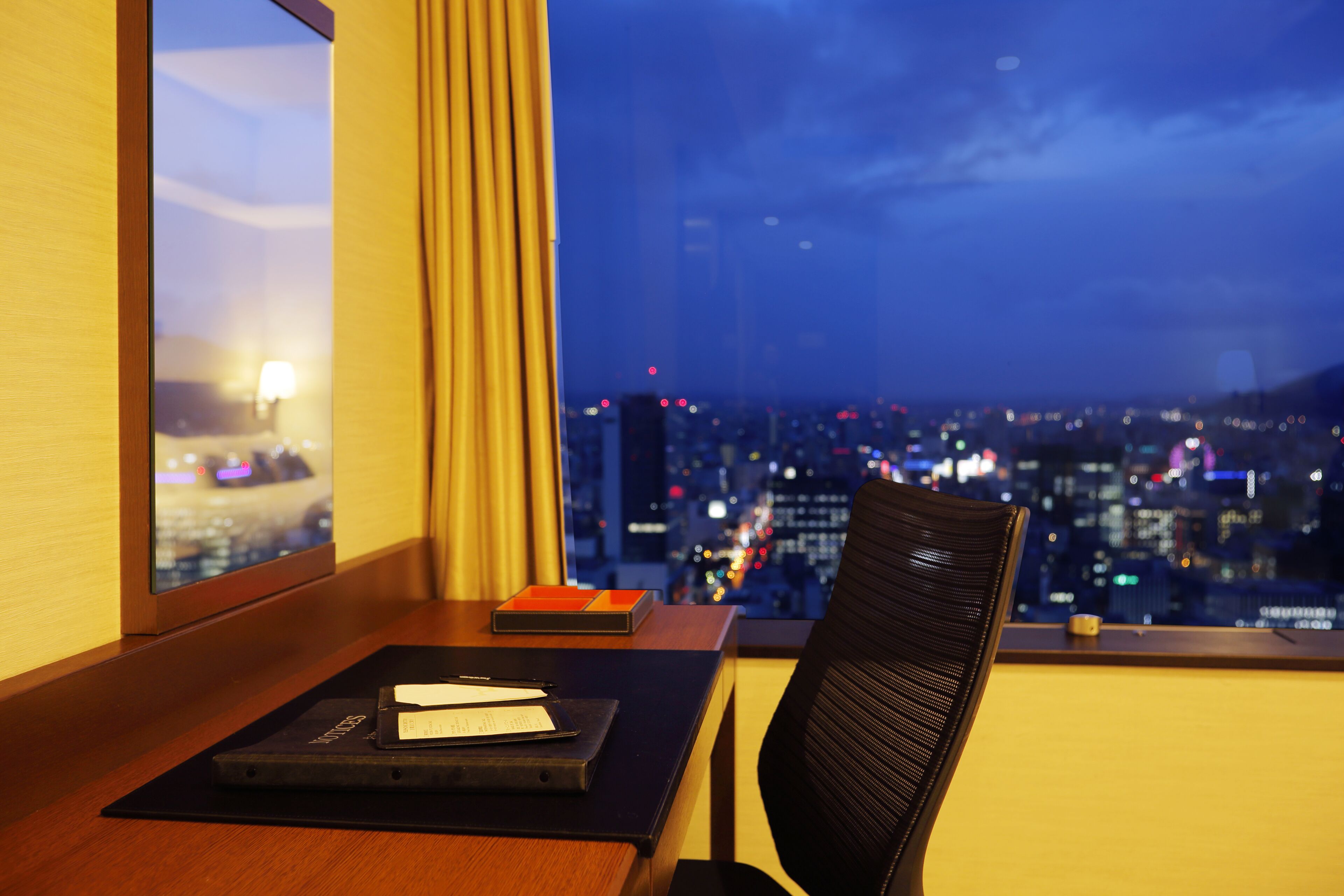 1 bedroom, down duvets, minibar, in-room safe