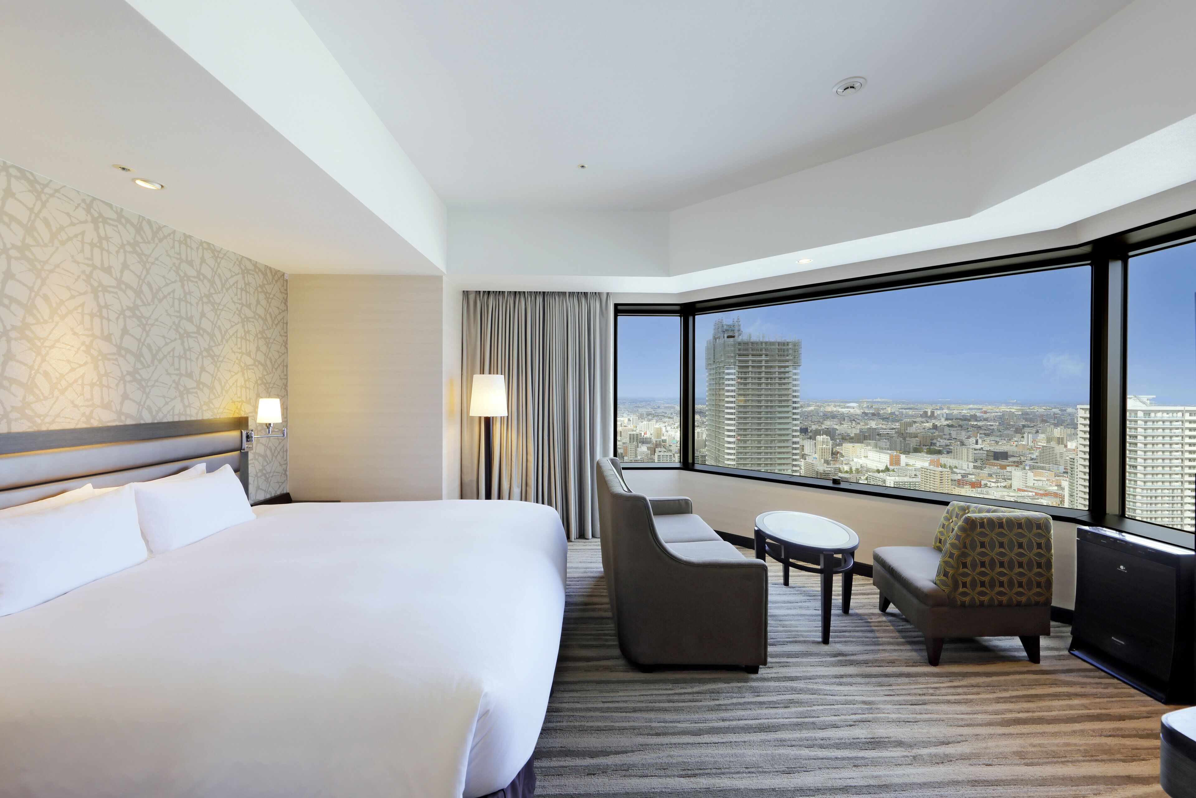 1 bedroom, down duvets, minibar, in-room safe