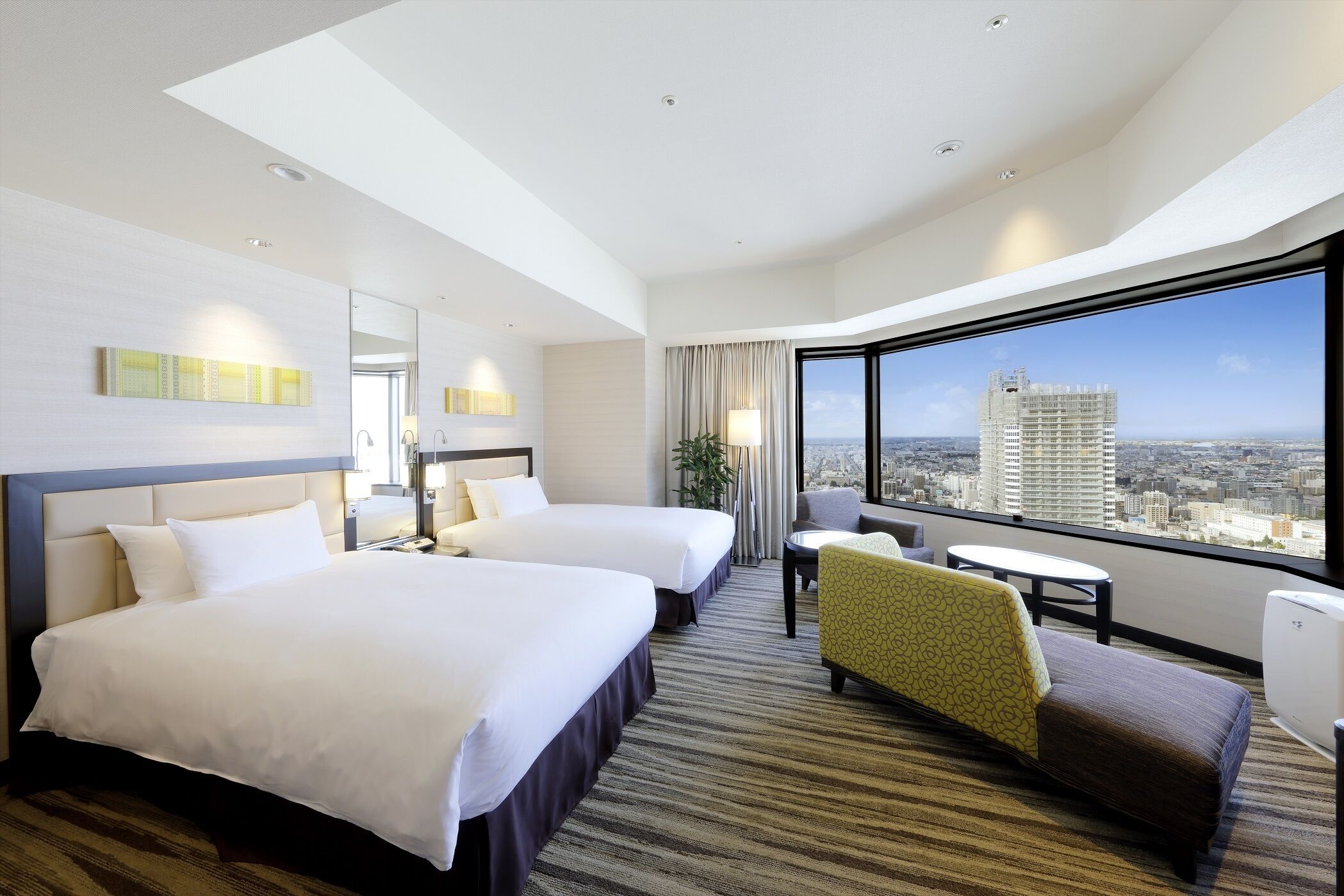 1 bedroom, down duvets, minibar, in-room safe