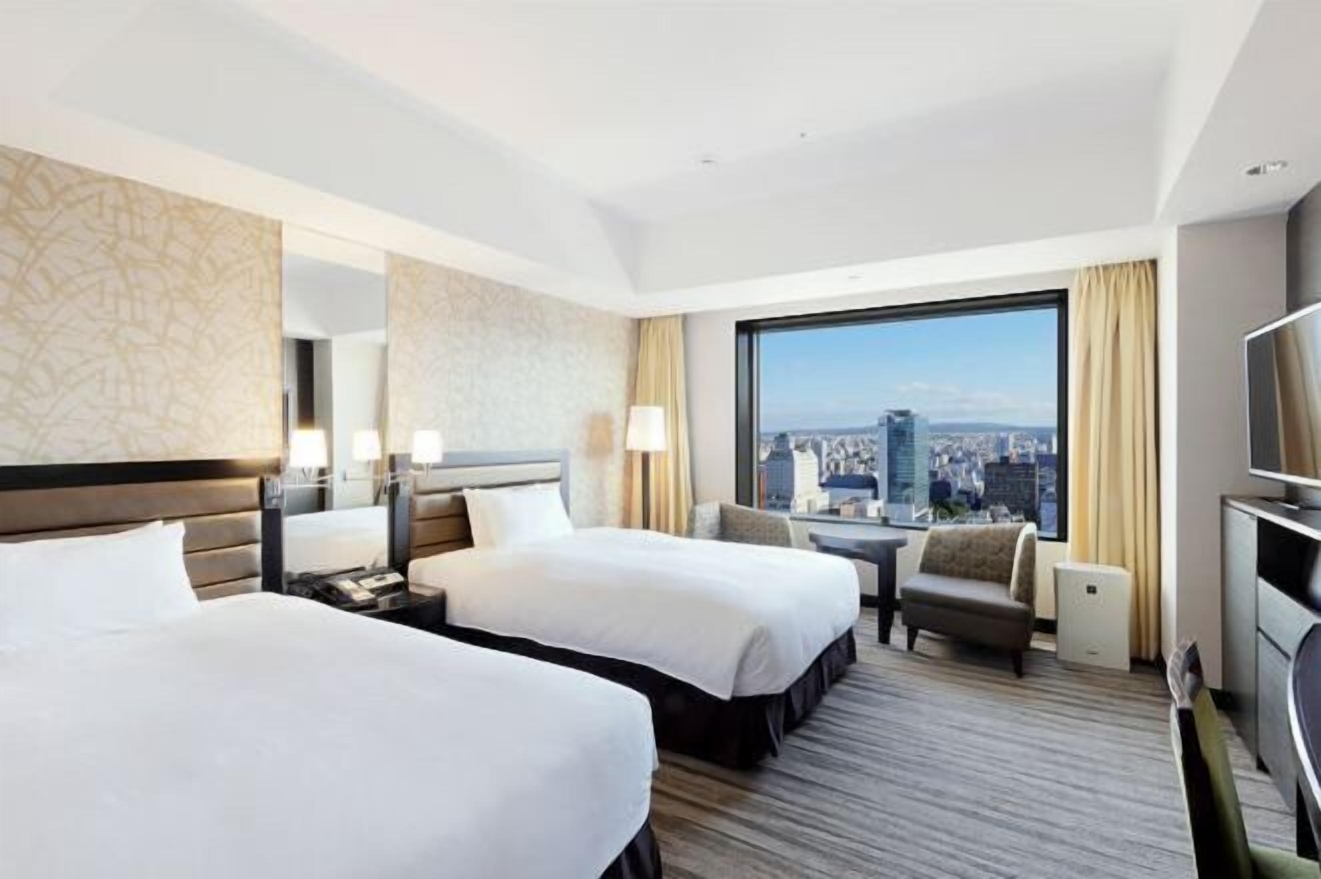 Down comforters, minibar, in-room safe, desk