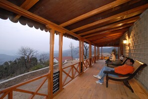 Mountain view - Chevron Eco Lodge (Somashwar)