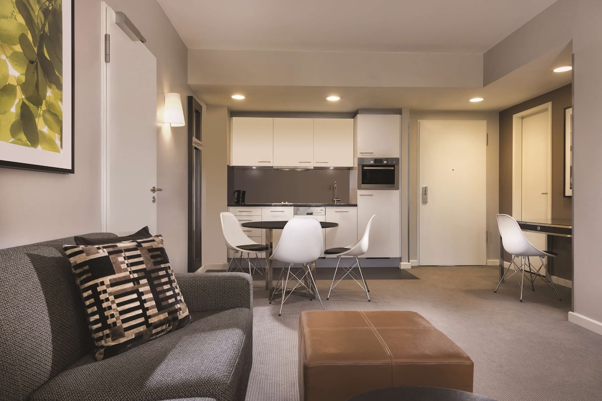 1 bedroom, premium bedding, in-room safe, desk