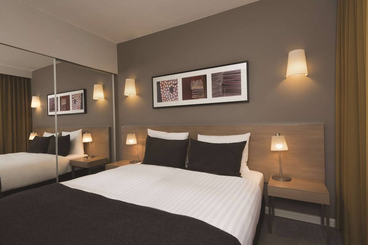 1 bedroom, premium bedding, in-room safe, desk