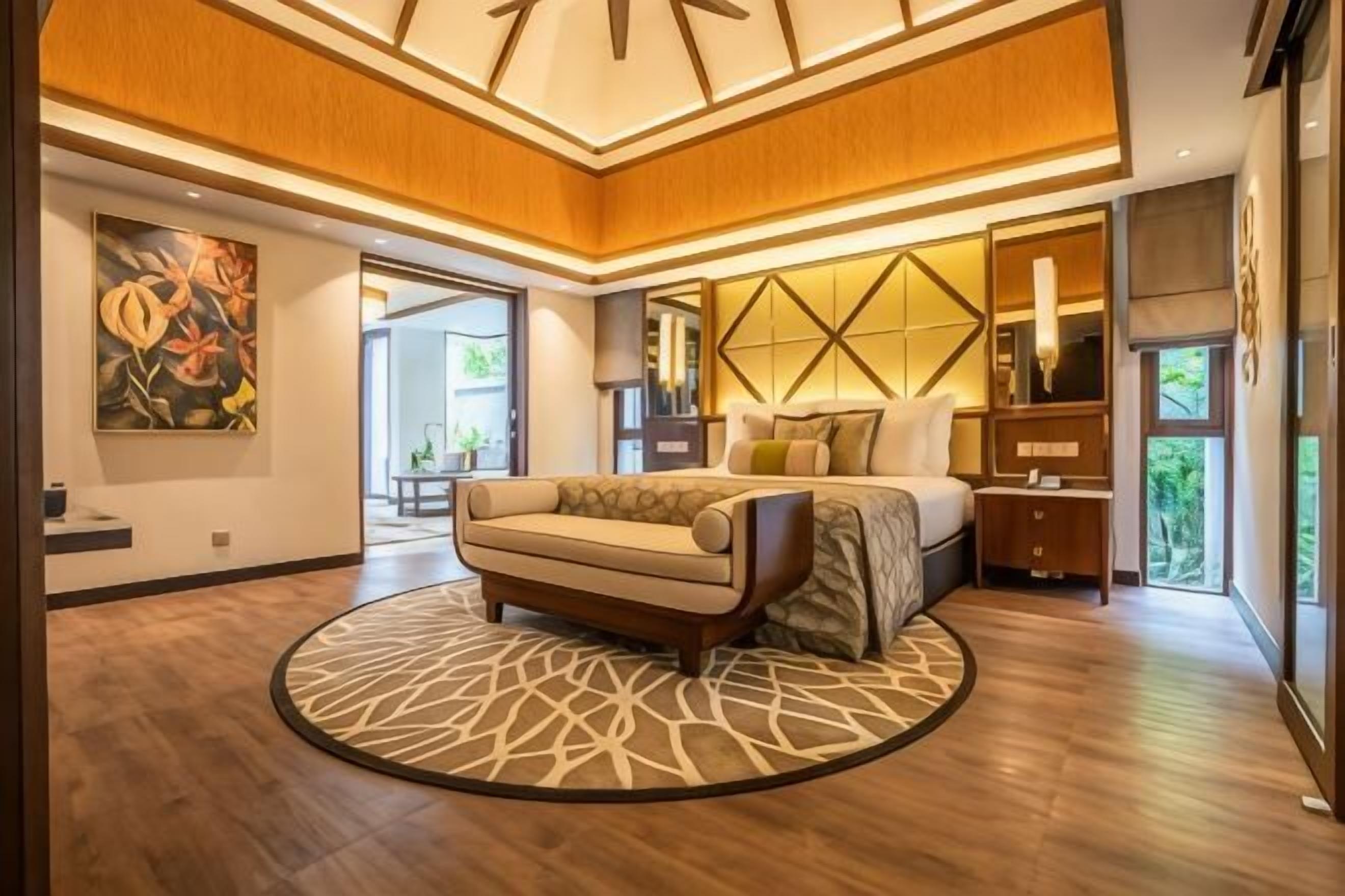 Premium bedding, down comforters, in-room safe, iron/ironing board