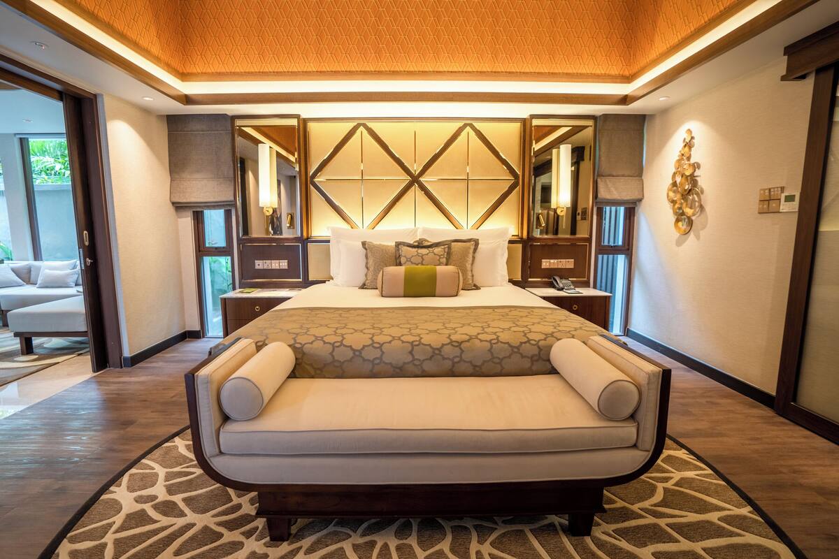 Premium bedding, down comforters, in-room safe, iron/ironing board