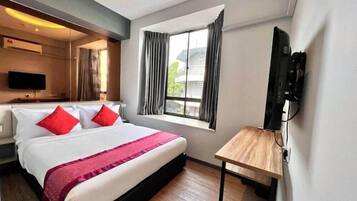 Desk, iron/ironing board, free WiFi, bed sheets