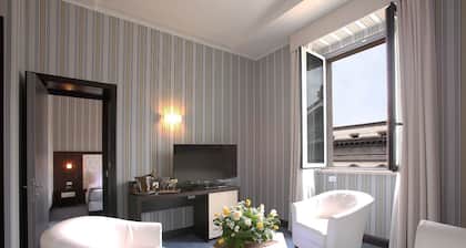 Hotel Naples
