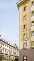 Esterni