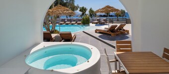 Nissia Beach Apartments and Suites