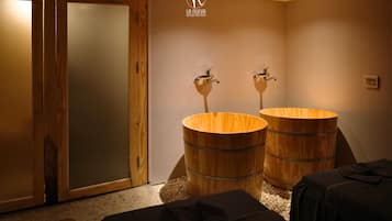 Couples treatment rooms, body treatments, hot stone massages