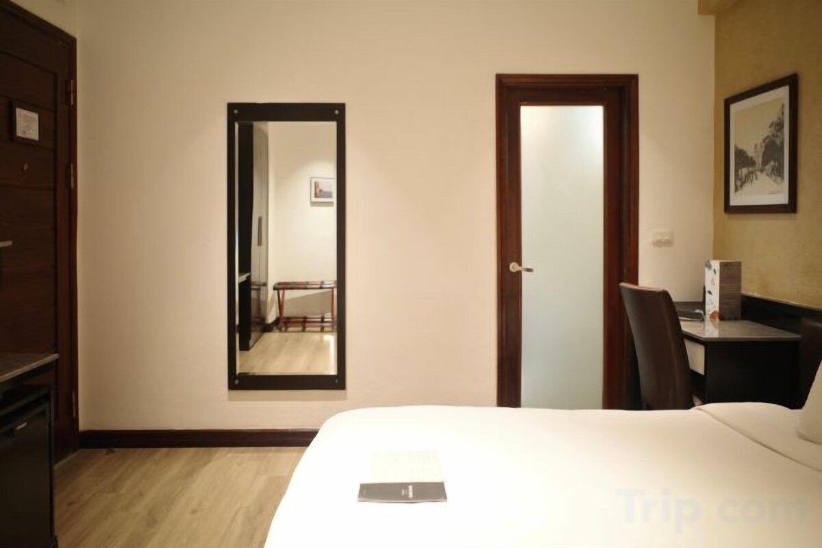 Pillow-top beds, minibar, in-room safe, desk