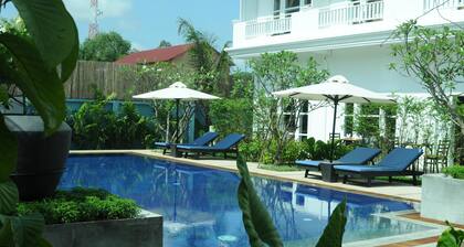 Frangipani Villa Hotel II