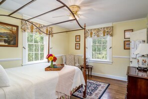 Rebecca Rolfe | Individually decorated, individually furnished, iron/ironing board - Cedars of Williamsburg Bed & Breakfast (Williamsburg)