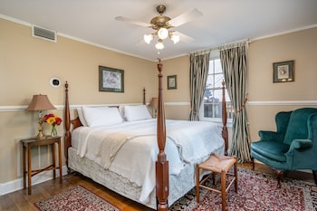 Cedars of Williamsburg Bed & Breakfast