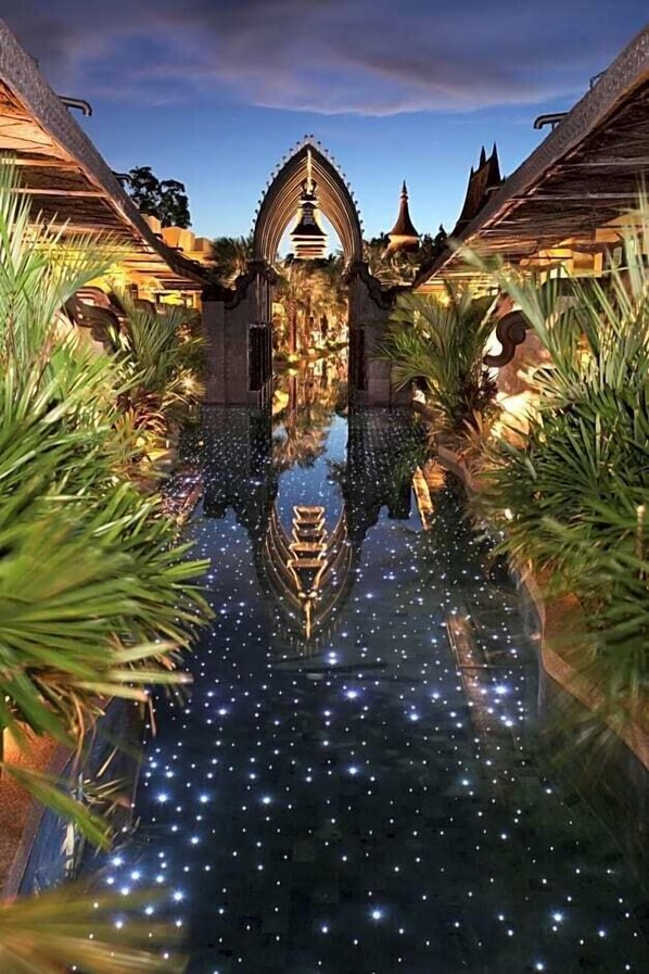 Indoor pool, outdoor pool