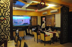 Breakfast, lunch and dinner served - Hotel Supreme (Vasco) (Vasco da Gama)