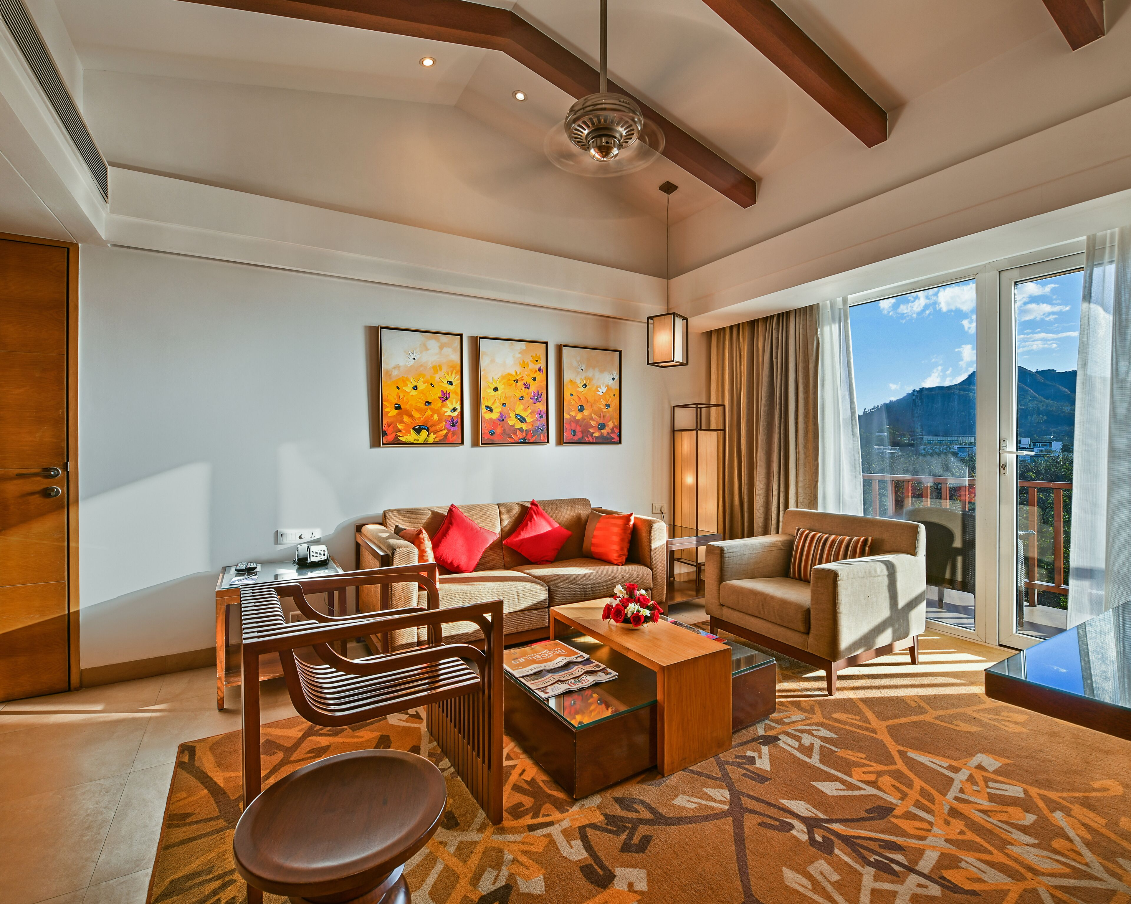 스위트 | 거실 | 플라스마 TV