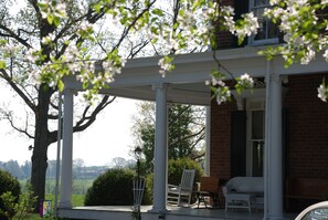 Porch - Rockwood Manor (Dublin)