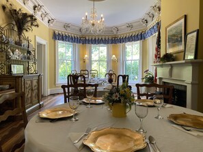 Free daily full breakfast - Rockwood Manor (Dublin)