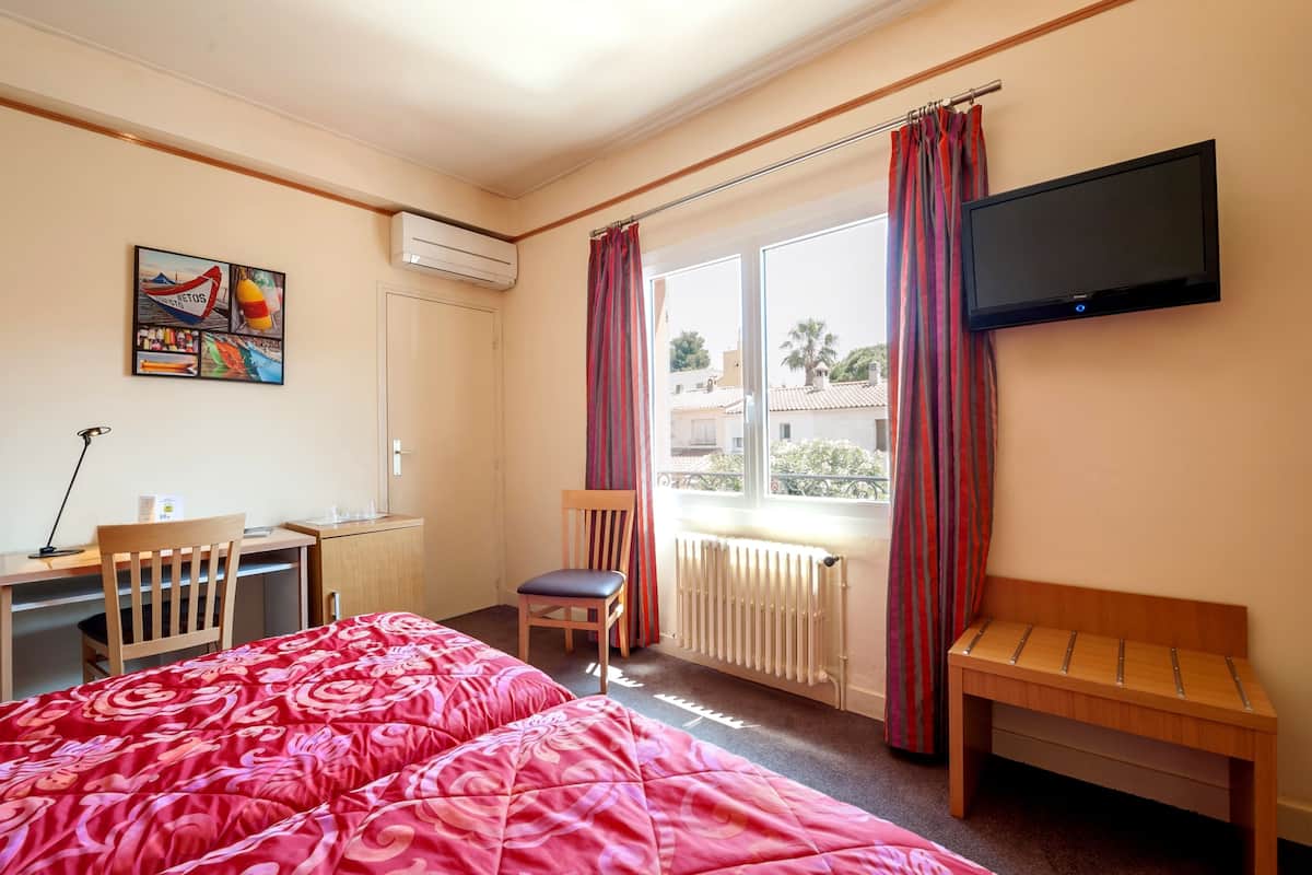 Chambre Double ou avec lits jumeaux, vue mer | Minibar, coffres-forts dans les chambres, bureau, chambres insonorisées