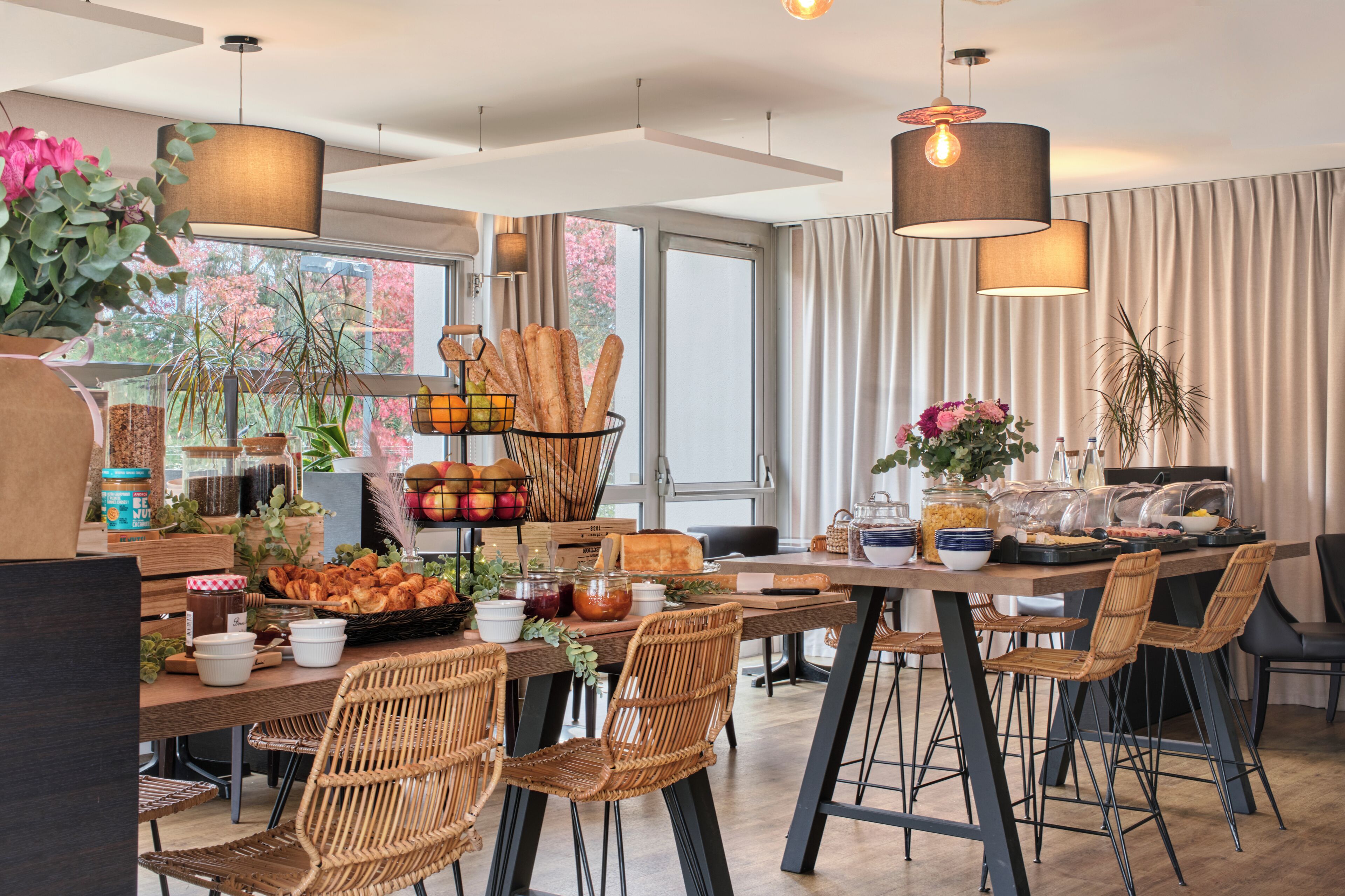 Daily buffet breakfast (EUR 13.50 per person)