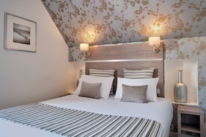 Superior-Doppelzimmer | Hochwertige Bettwaren, Zimmersafe, Schreibtisch, schallisolierte Zimmer