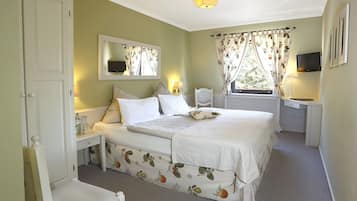 Classic Double Room | Hypo-allergenic bedding, in-room safe, individually decorated