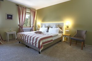 Double Room (Blesius Garden) | Hypo-allergenic bedding, in-room safe, individually decorated - Hotel Blesius Garten (Trier)