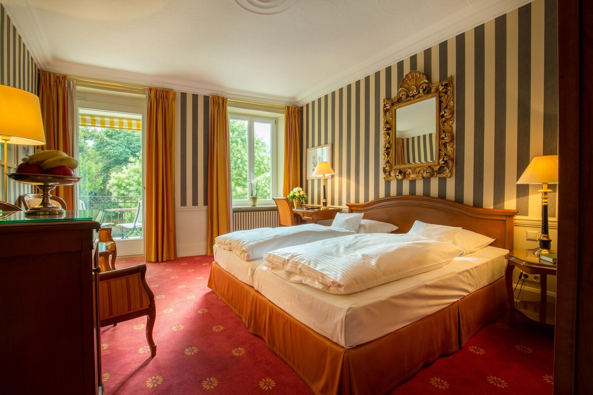 Hypo-allergenic bedding available, minibar, in-room safe, desk