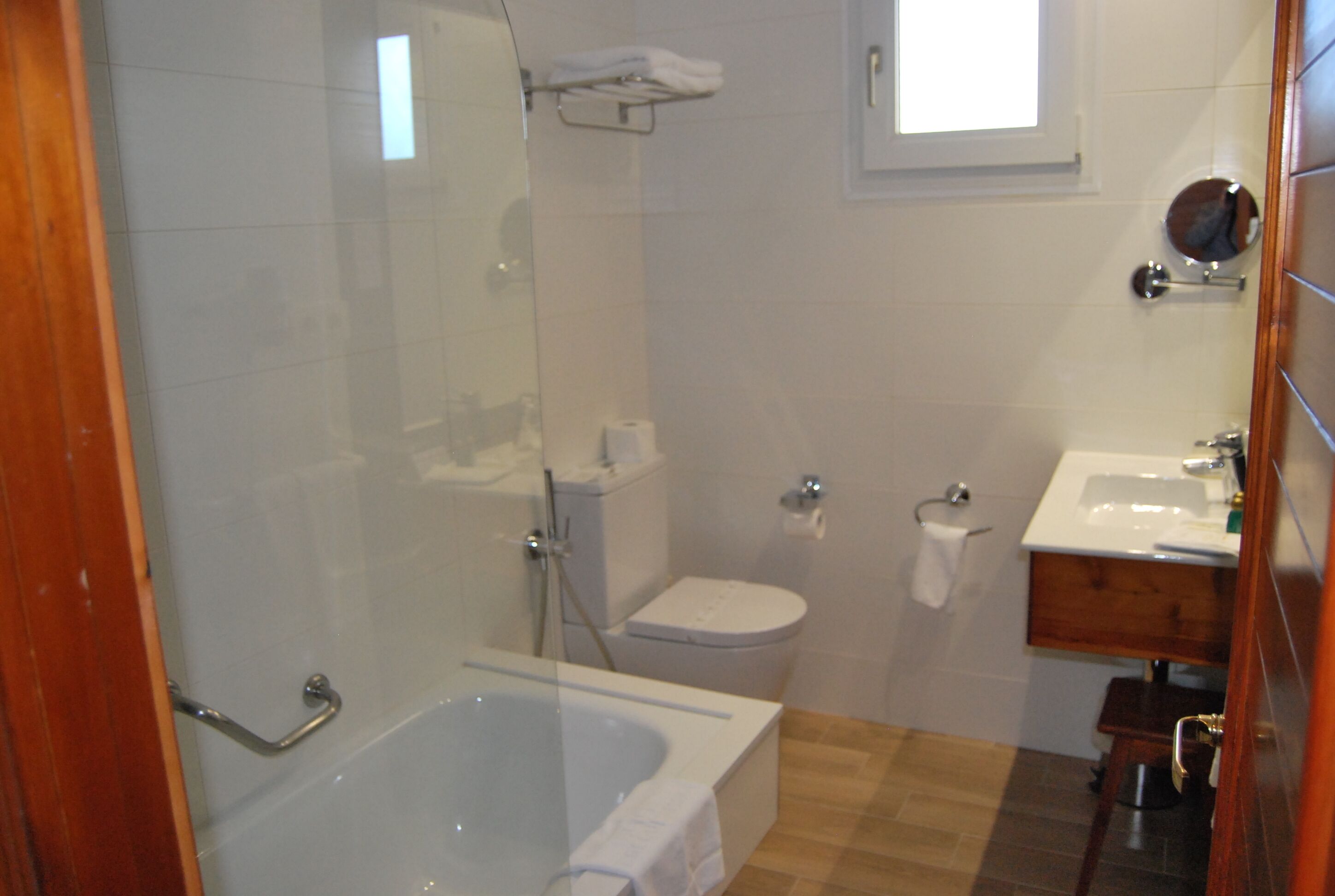 rainfall showerhead, free toiletries, hair dryer, bidet