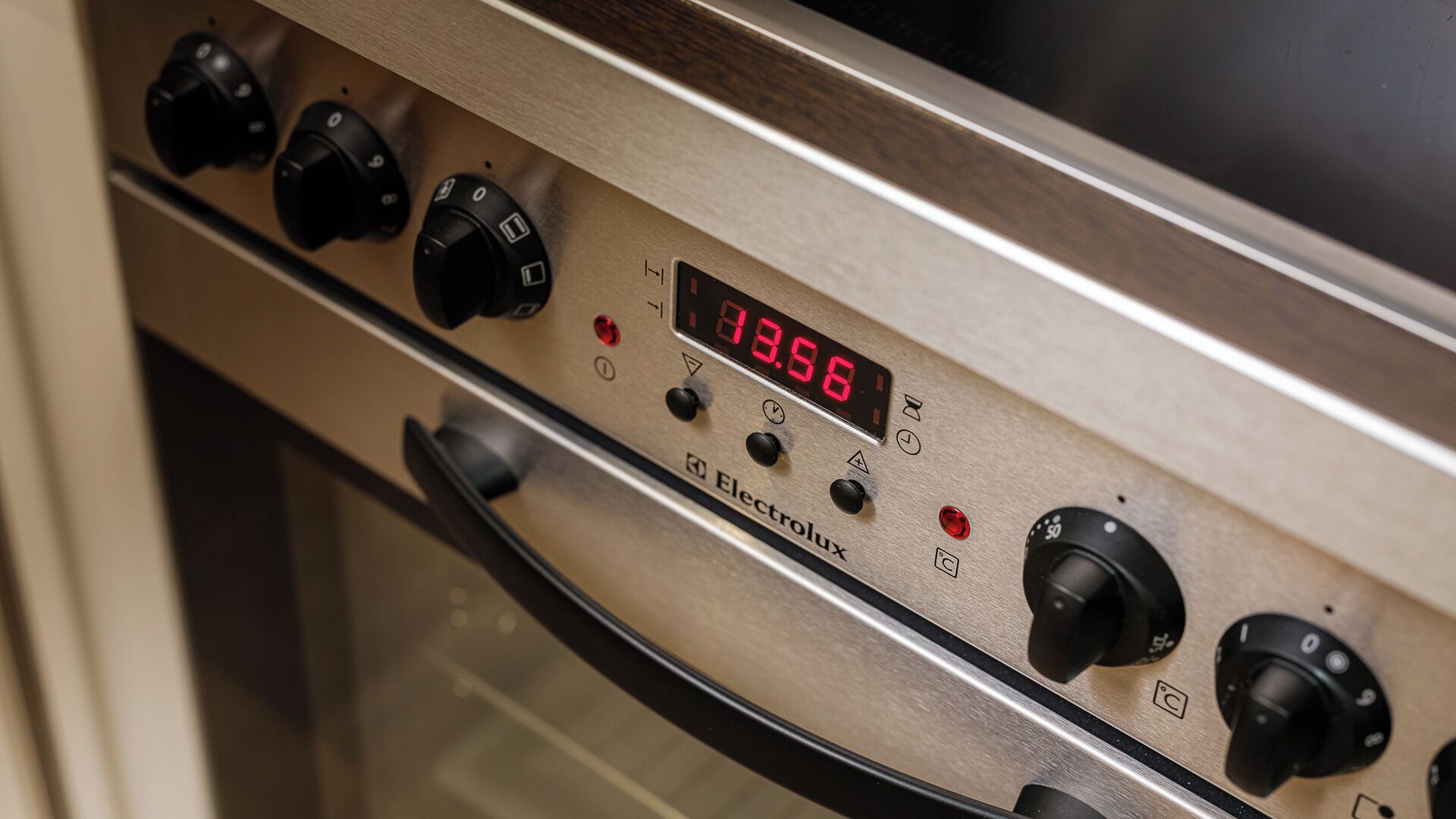 luce 2 - studio apartment (1st floor) | select comfort beds, individually decorated, individually furnished